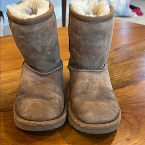 Ugh classic kids boots in chestnut